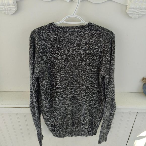 Amnesia Medium Gray Sweater for Fall Unisex Sized Medium - Picture 6 of 12
